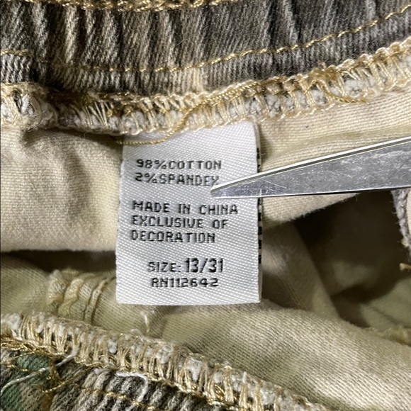Women's Camouflage Cargo Ankle Pants - Green Beige Camo size 13 - Picture 12 of 13